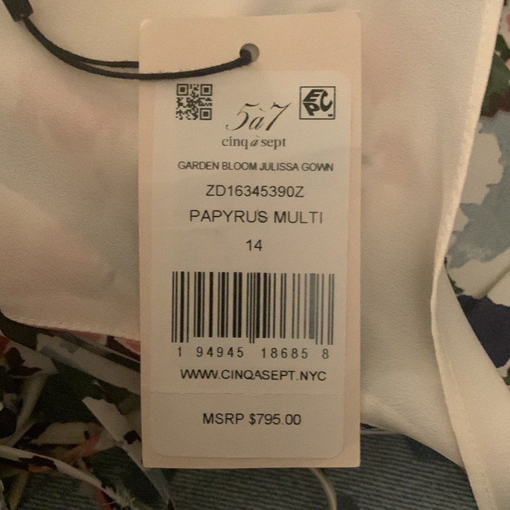 CINQ A SEPT
Silk Garden Bloom Julissa Gown Cinq a Sept color Multi/Floral Dress - Picture 5 of 16